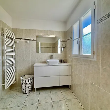 L'escapade, Quartier Calme, Proche Bord De Feriehus